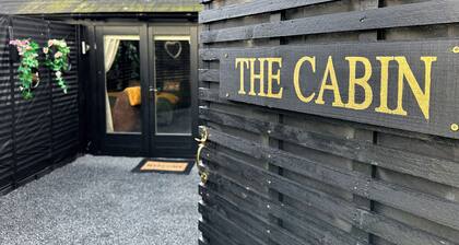 Luxury Cabin Perfect for Stansted Airport and Short Stays in the Country Side