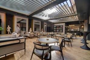 Bar (en la propiedad)