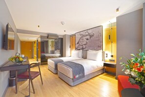 Business kamer, 1 twee- of 2 eenpersoonsbedden | 1 slaapkamer, hypoallergeen beddengoed, een minibar