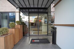 Property entrance - IBOS HOTELS IZMIR (Izmir)