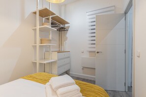 1 soverom, strykejern/-brett, wi-fi (inkludert) og sengetøy