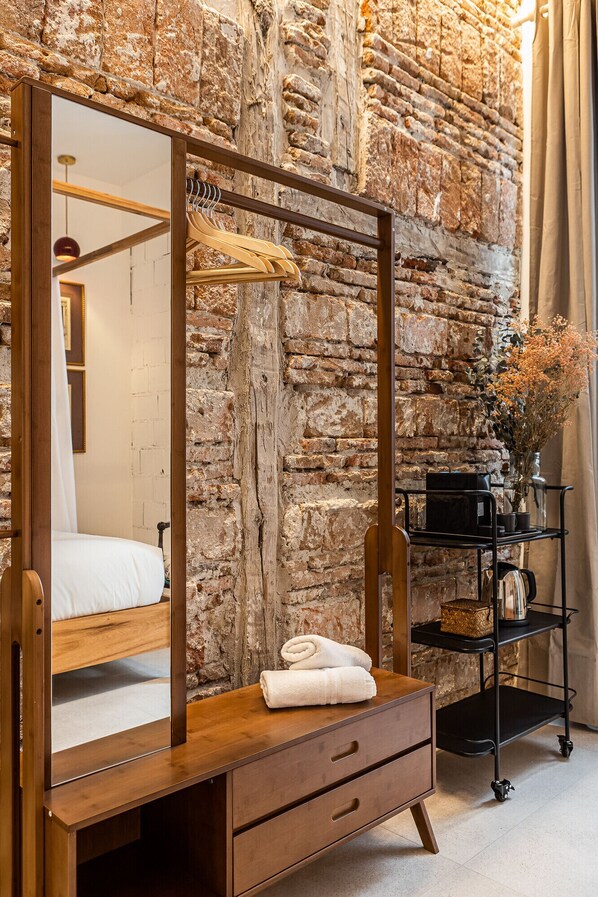 1 bedroom, iron/ironing board, free WiFi, bed sheets - Queens House Chueca I (Madrid)