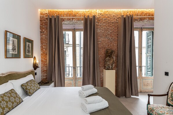 1 slaapkamer, een strijkplank/strijkijzer, gratis wifi, beddengoed
