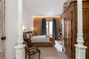 1 slaapkamer, een strijkplank/strijkijzer, gratis wifi, beddengoed