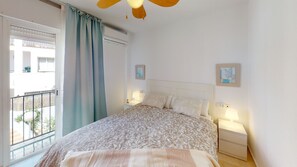 2 slaapkamers, een strijkplank/strijkijzer, gratis wifi, beddengoed