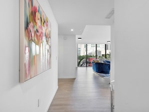 Interior - X Lounge III-Modern Corner Residence (Miami)