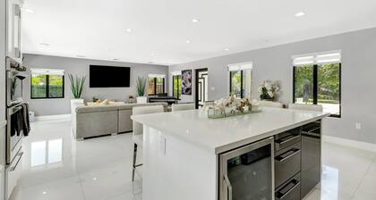 Miami Springs Located in Heart of Miami