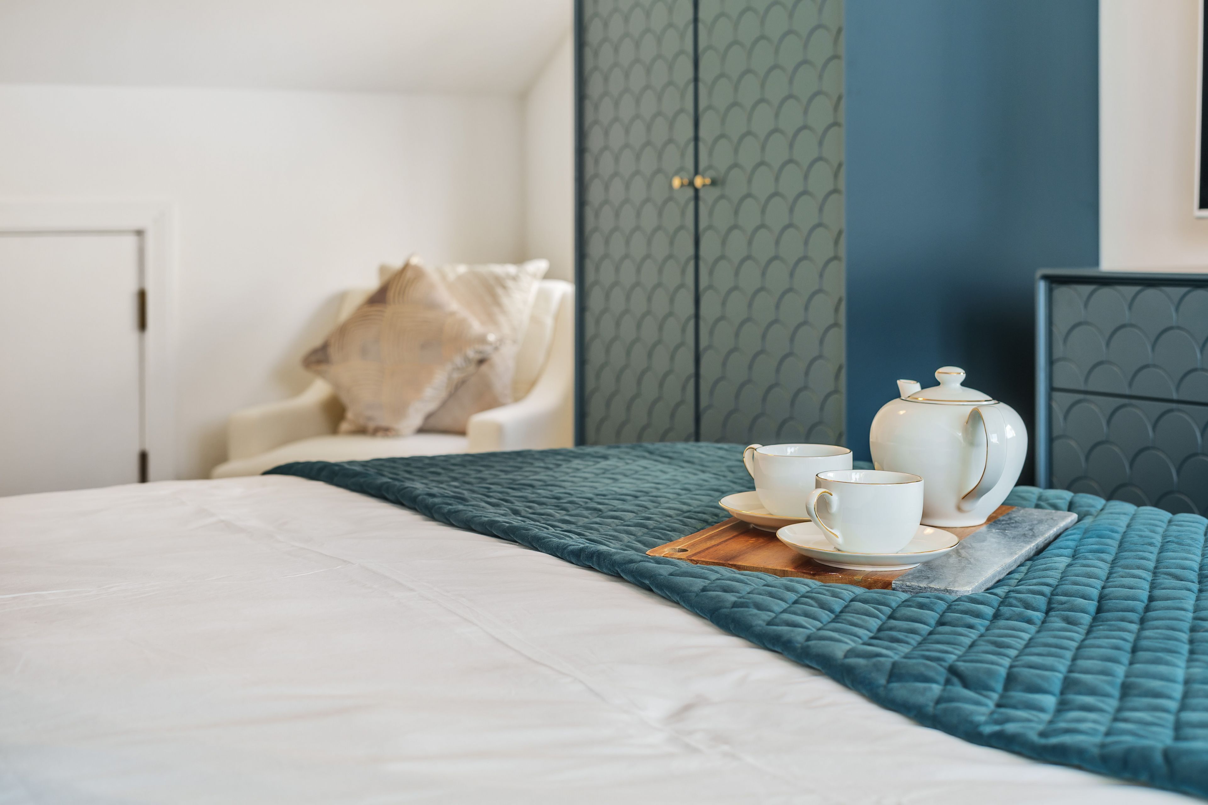 2 Schlafzimmer, Schreibtisch, Bügeleisen/Bügelbrett, Reisekinderbett