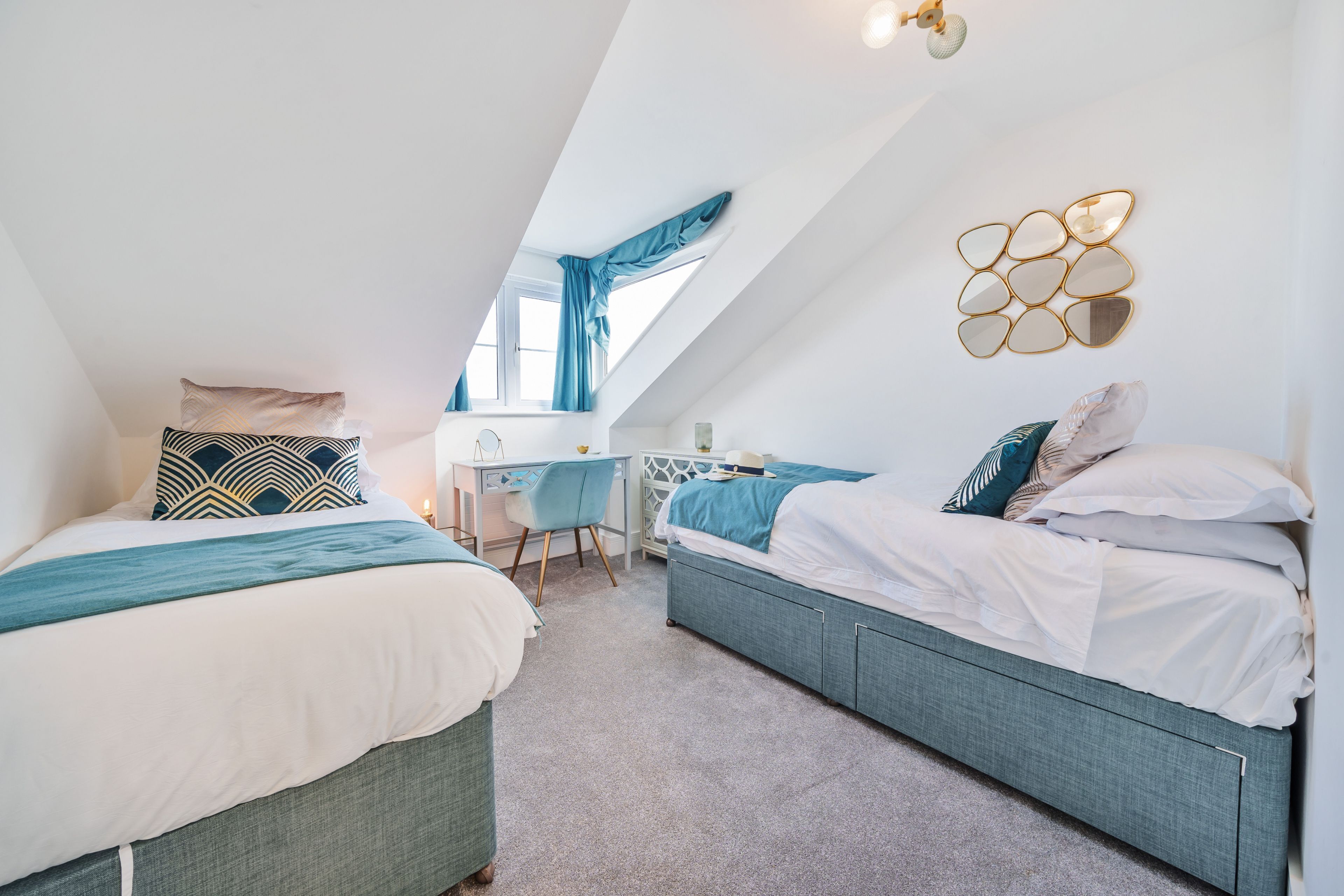 2 bedrooms, desk, iron/ironing board, travel cot