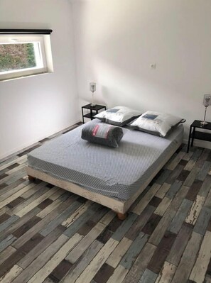 3 slaapkamers, een strijkplank/strijkijzer, gratis wifi