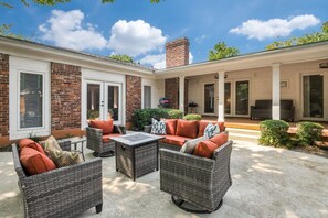 Terrace/patio - Heated Pool, Shuffleboard, Putting Green, GM RM! (Dallas)