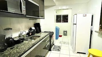 大冰箱、微波炉、烤箱、高脚椅