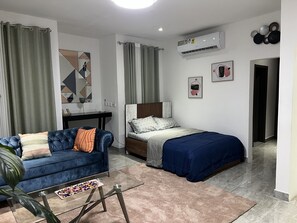 Interior - A Haven of Comfort in Labone, with easy access to essentials amenities (Accra)