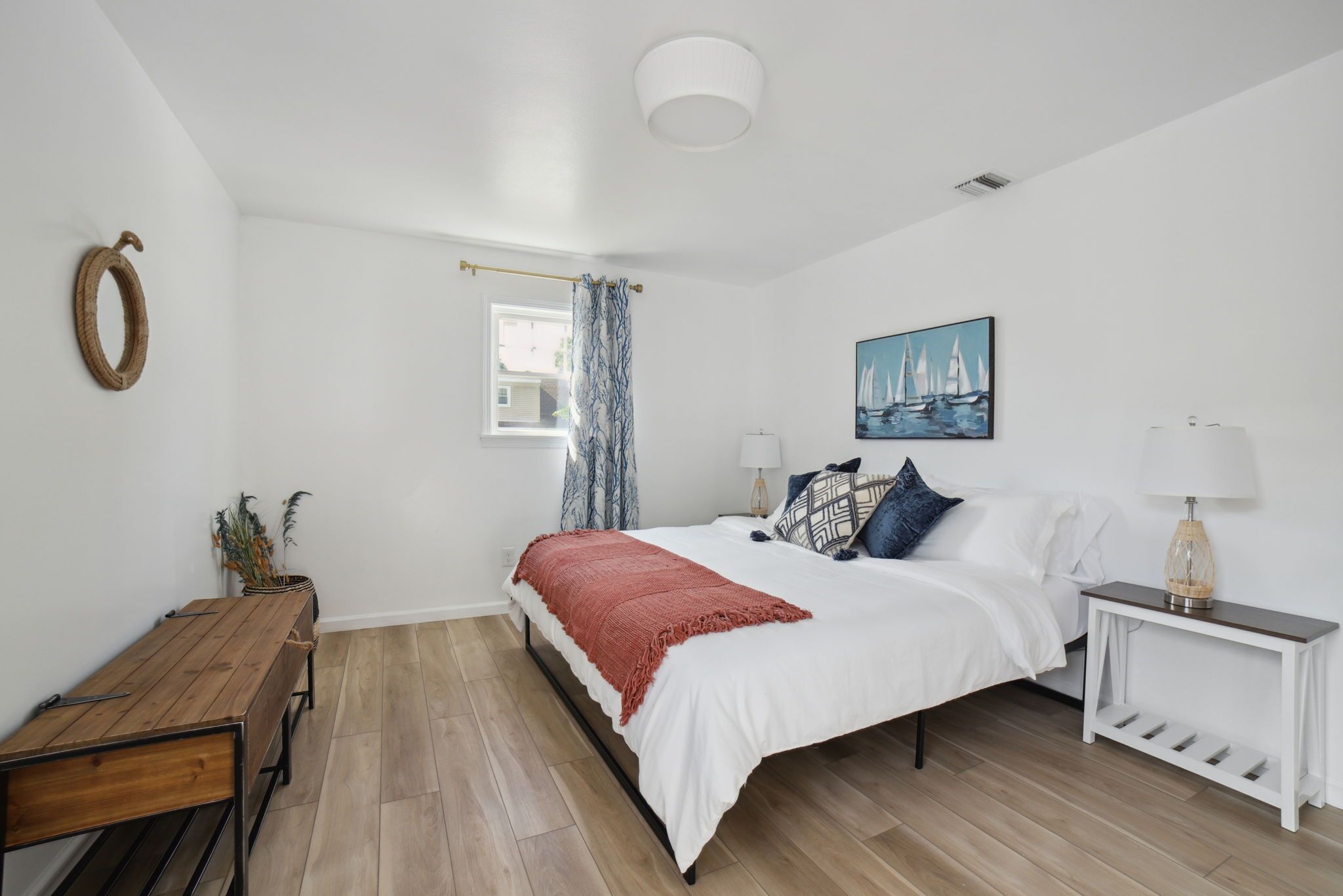 4 bedrooms, WiFi, bed sheets