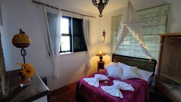 1 bedroom, bed sheets