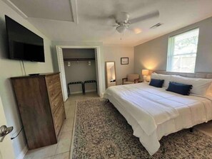 1 habitación, tabla de planchar con plancha, wifi y ropa de cama 