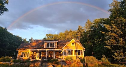 Waterfront private quiet family home, 15 min from Lake Winnipesaukee
