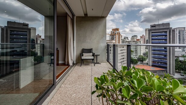 Property grounds - FL Residence (São Paulo)