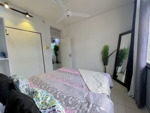2 habitaciones, tabla de planchar con plancha, wifi y ropa de cama 
