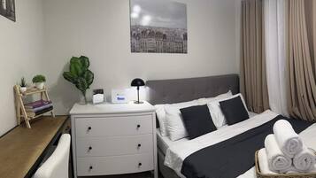 2 bedrooms, desk, free WiFi, bed sheets