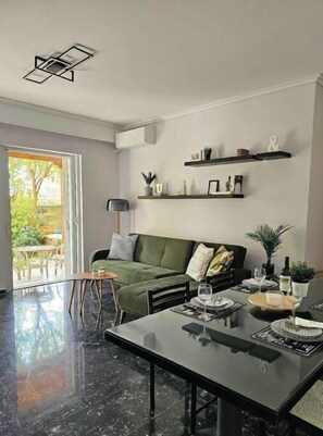 Living area - Modern Garden View Apt in Voula, Athens - Luxe (Voula)