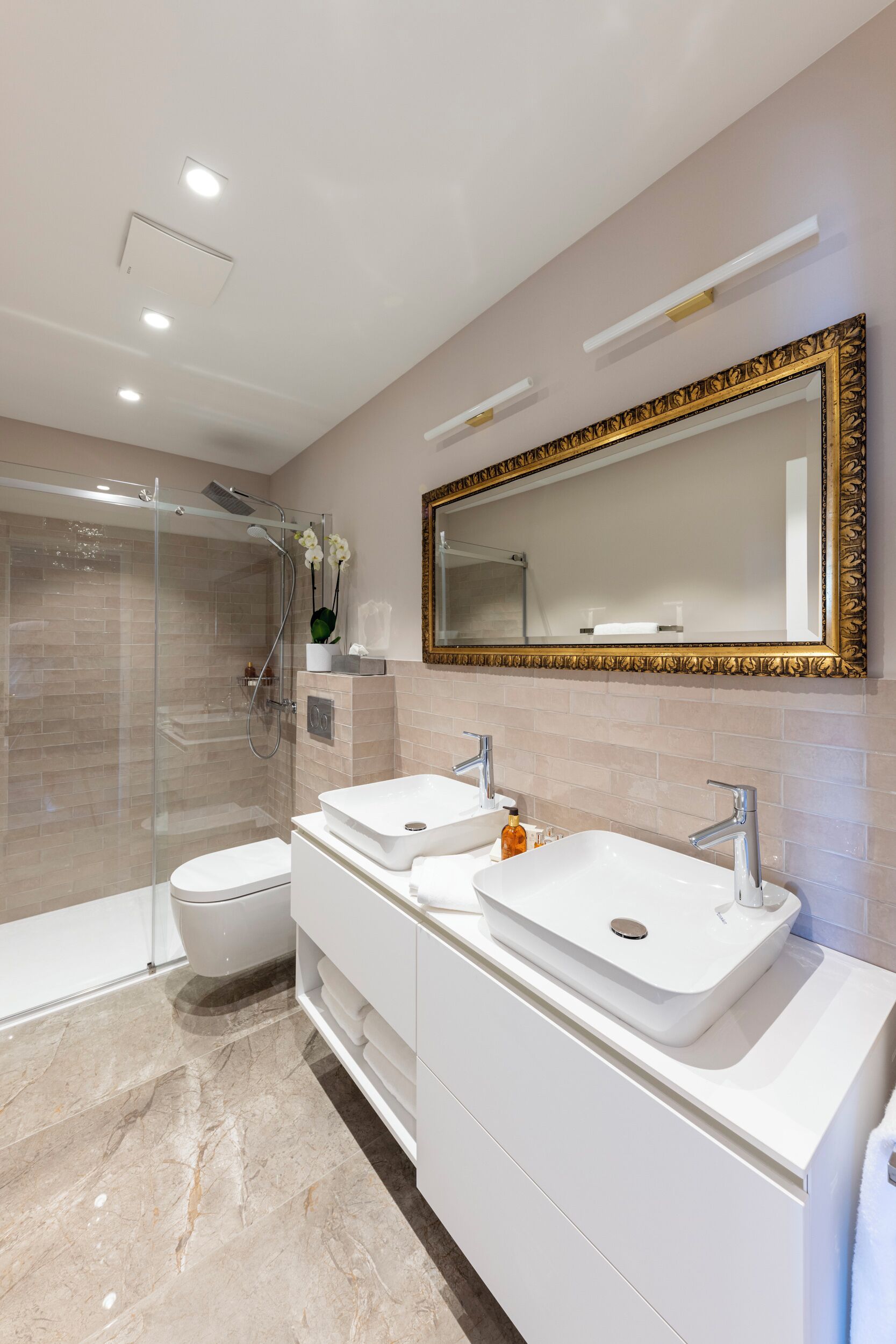 Photo - Sea Rocks Residence