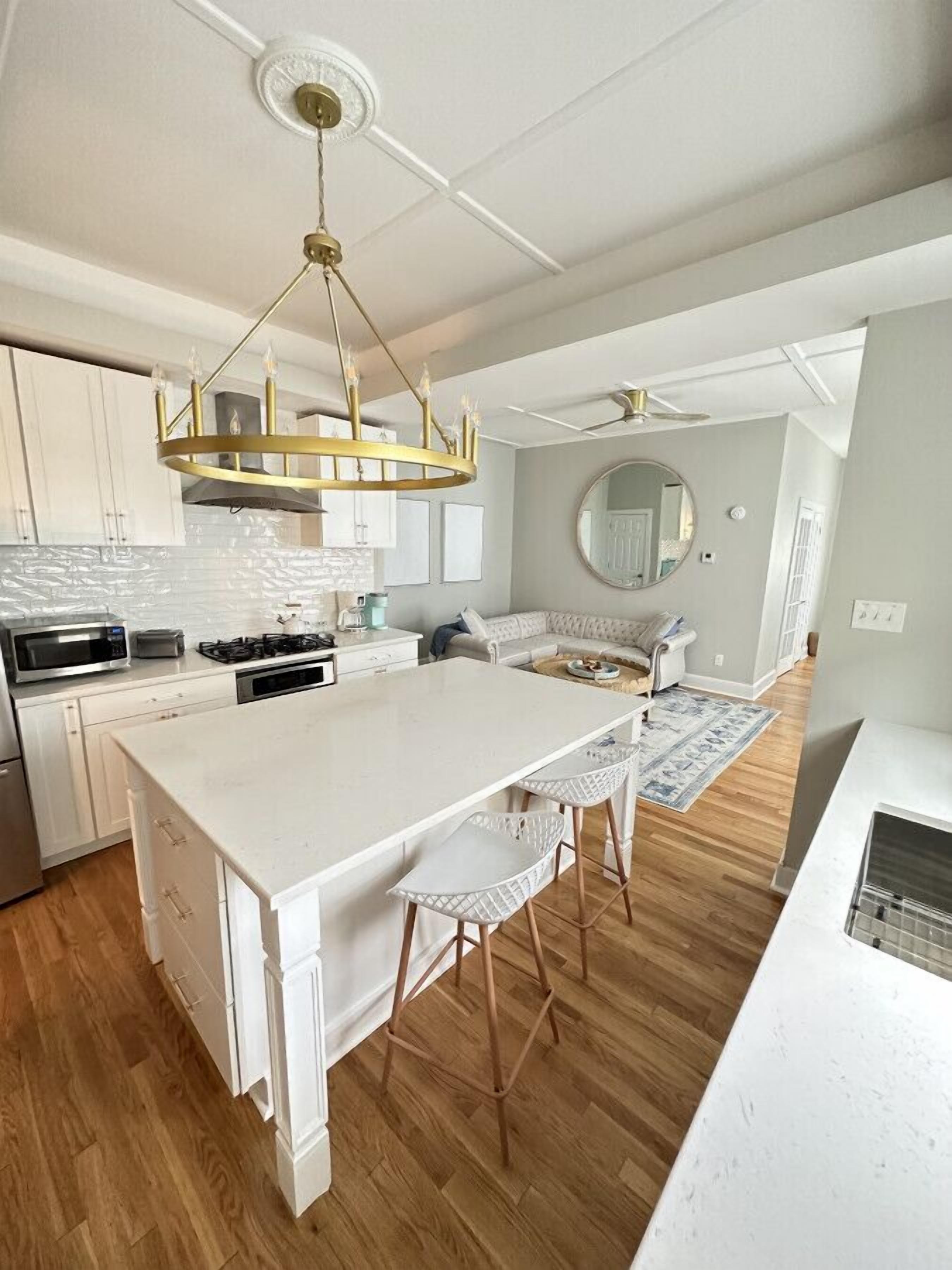Entire Downtown property, 4 boutique apartments w off street parking! Walk to everything!