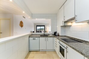 Fridge, microwave, oven, dishwasher - Rock Bay 2422 Splendid sea & african coast views (Manilva)