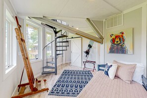 4 bedrooms, internet, bed sheets