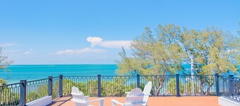 Tropical gem near beach with amazing Gulf view, pool, spa, game room & roof deck