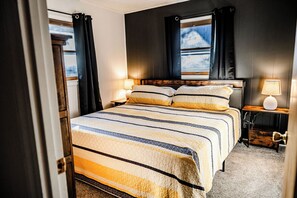 2 bedrooms, iron/ironing board, free WiFi, bed sheets - Raven's Haven / Golf Course / Relaxing (Maggie Valley)