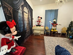 Children’s area - Plenty of space to relax! Near Turner falls, the lake & Crossbar Ranch. Sleeps 6 (Davis)