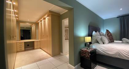Lux Room! Welcome to our charming guesthouse in Cape Town