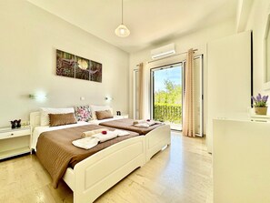 4 makuuhuonetta, silitysrauta/-lauta, ilmainen Wi-Fi, vuodevaatteet