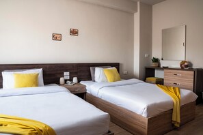 Minibar, una cassaforte in camera, una scrivania, Wi-Fi gratuito