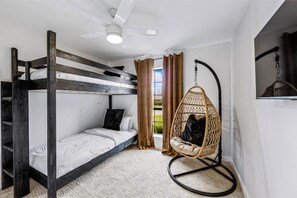 3 bedrooms, free WiFi, bed sheets