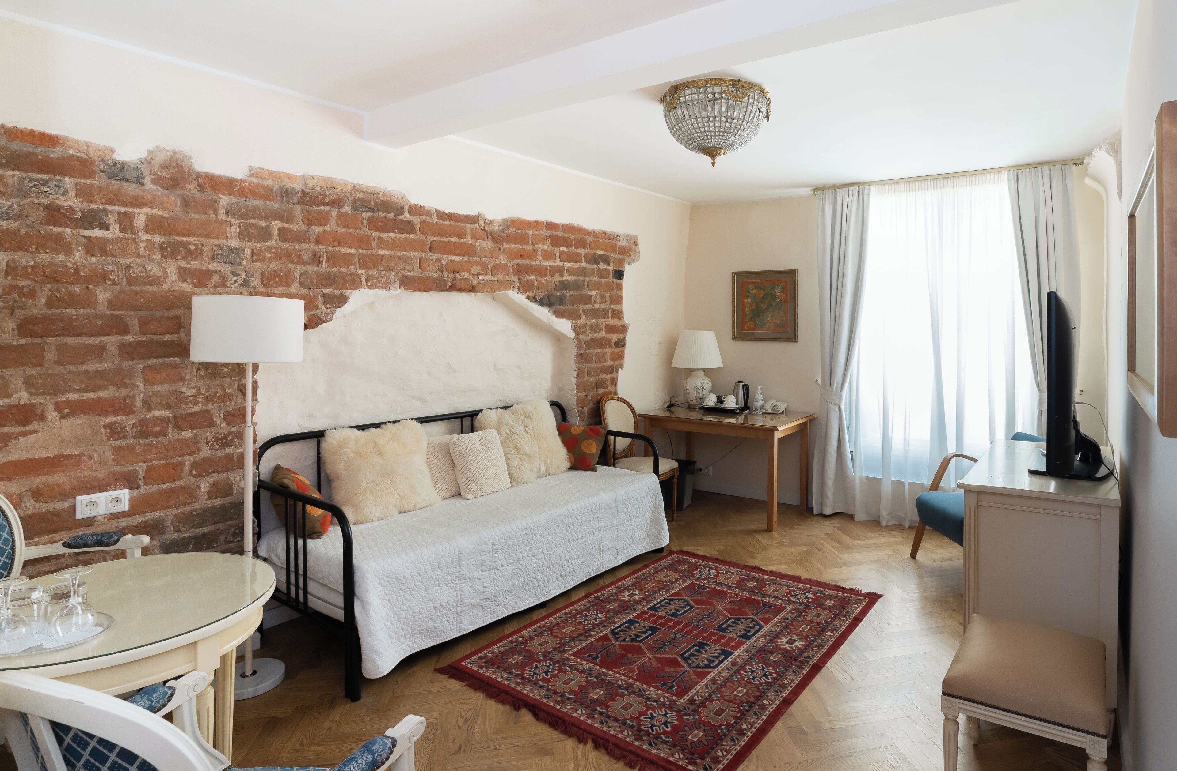 Suite | In-room safe, desk, iron/ironing board, bed sheets