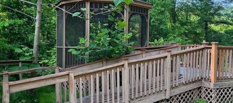 Delightfully secluded 1 bed and a loft for extra space. TV and DVD player.