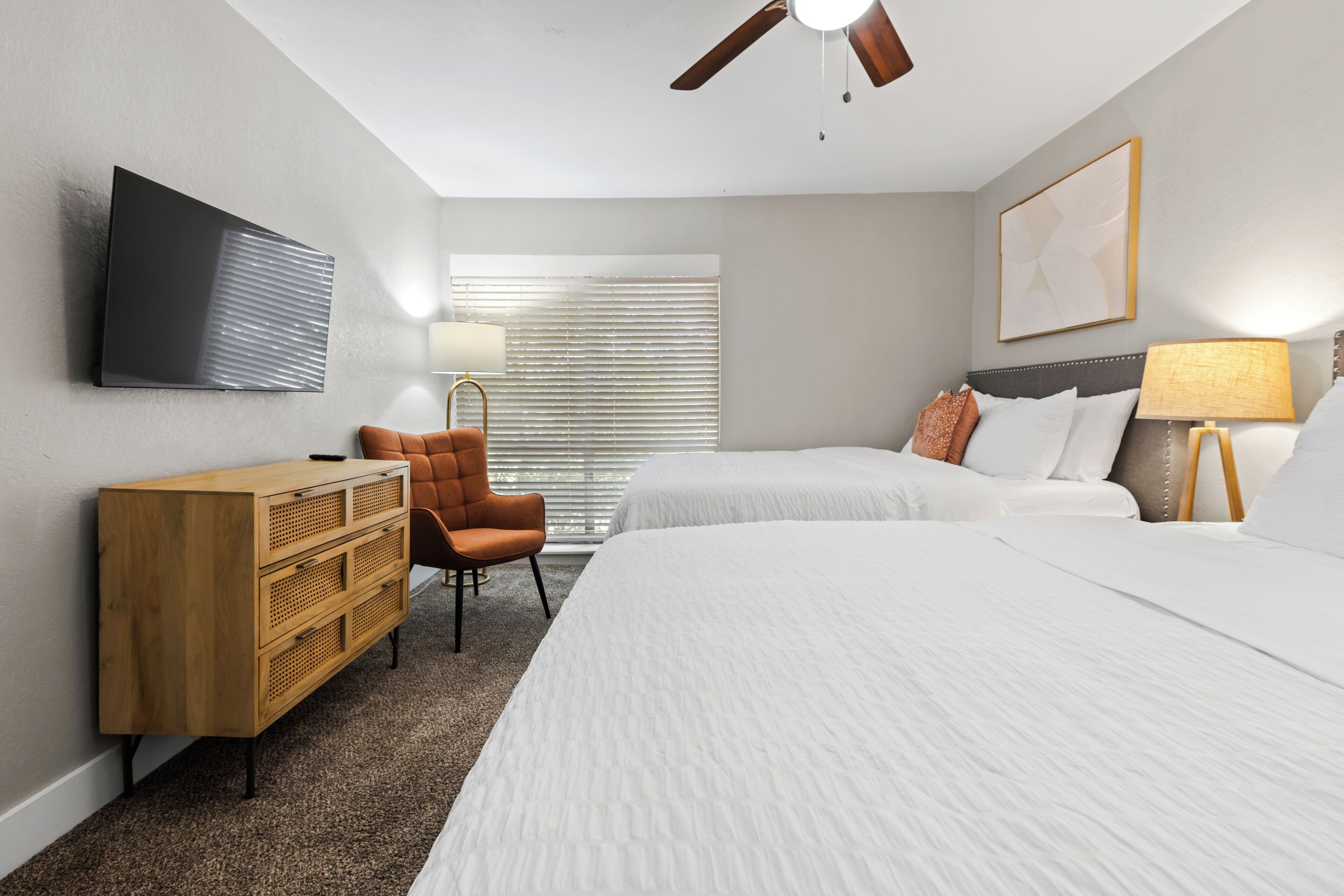 2 chambres, bureau, fer et planche à repasser, Wi-Fi gratuit