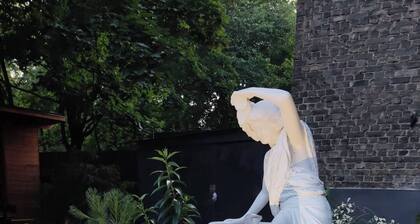 Freshly renovated place next to beautiful parks