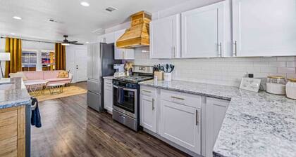 Cosmic Cowgirl 3 minutes from the Stockyards!