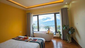 Suite room with mountain view | Premium bedding, memory foam beds, minibar (free items), in-room safe - Moc Homestay sapa (Sa Pa)