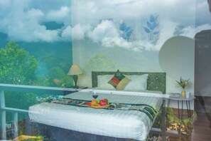 Studiosuite, Bergblick | Hochwertige Bettwaren, Betten mit Memory-Foam-Matratzen