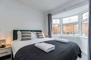 3 dormitorios, tabla de planchar con plancha, wifi y ropa de cama