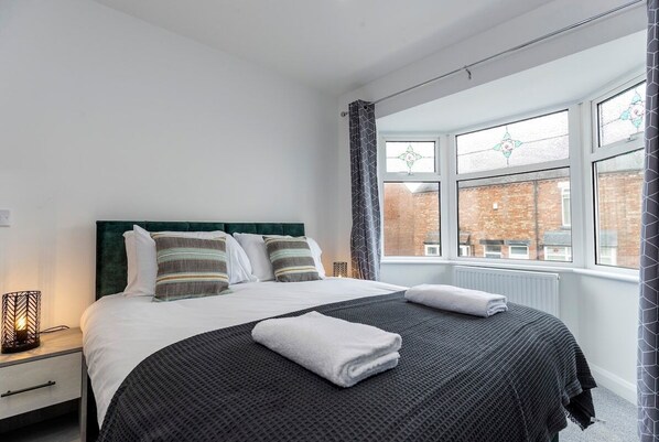 3 bedrooms, iron/ironing board, Internet, bed sheets