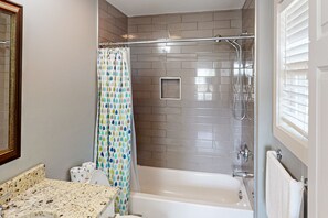 Secador de pelo, toallas