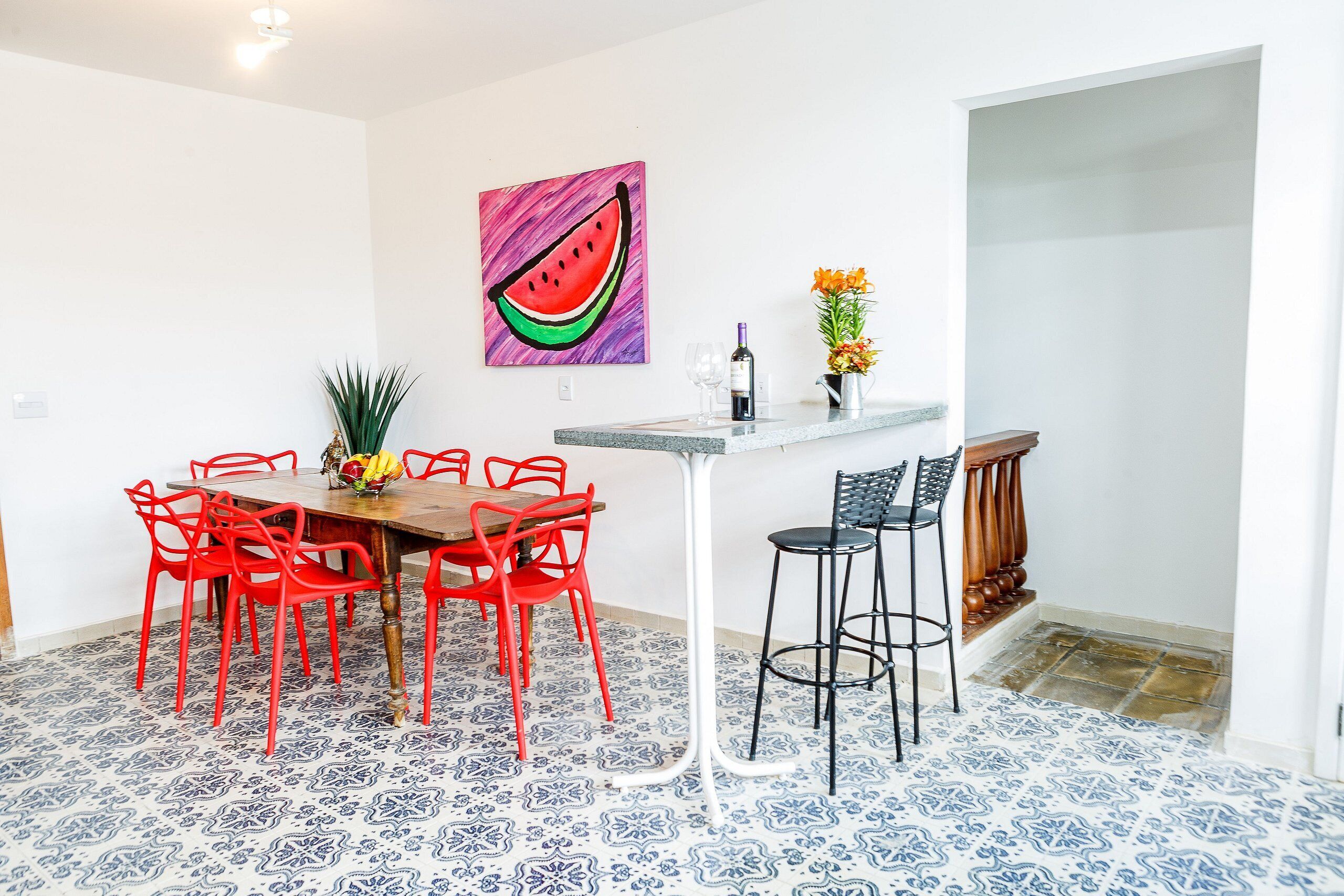 ثلاجة صغيرة، ميكروويف، فرن، محمصة خبز