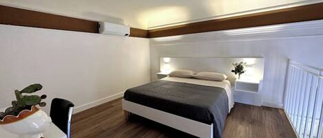 1 bedroom, bed sheets