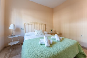 1 bedroom, free WiFi, bed sheets