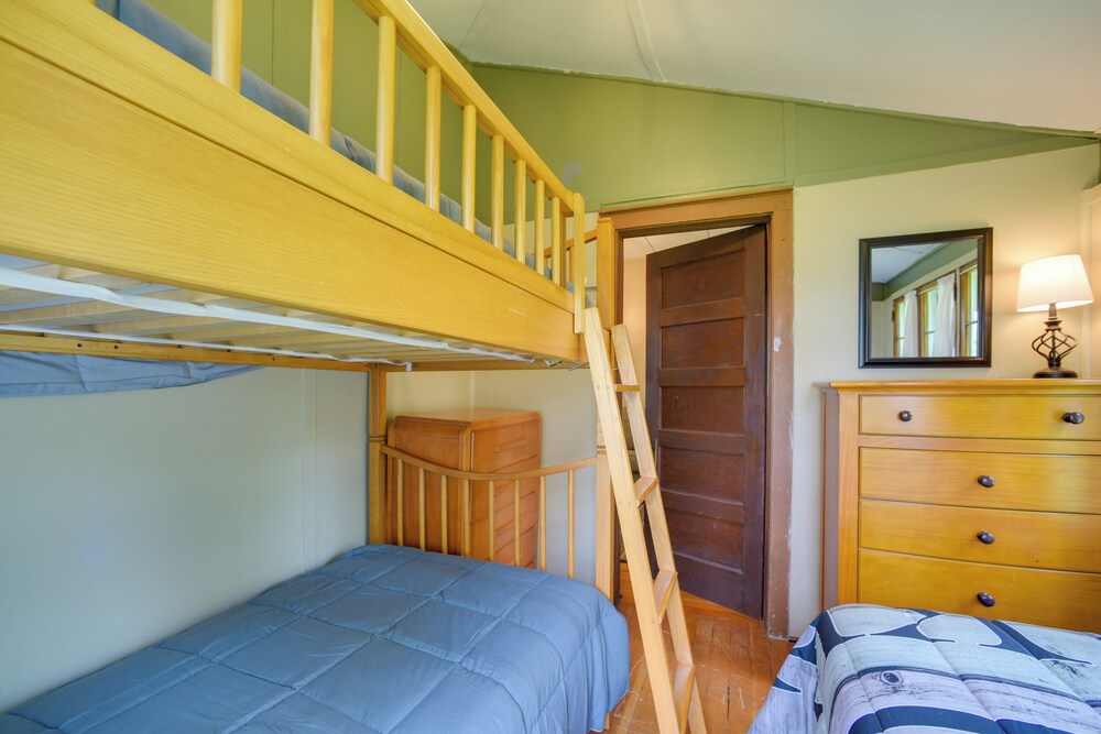 Lakefront Adirondack Getaway w/ Beach + Kayaks! Speculator Vrbo